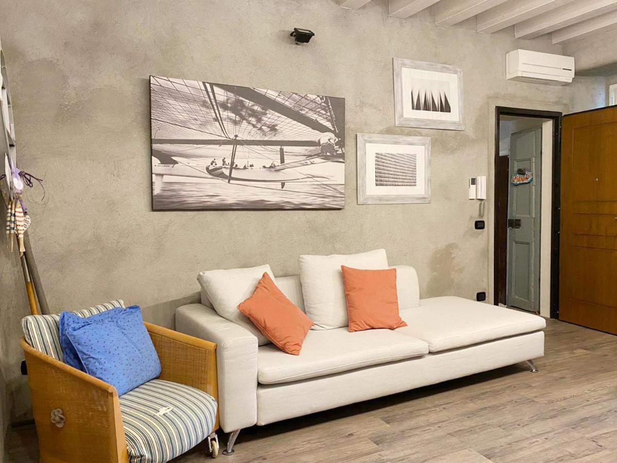 The Honeymoon Home Bellano Luaran gambar